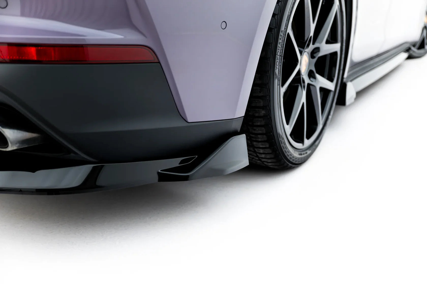 Maxton Design Zentraler Hinterer Splitter für Porsche Panamera 976