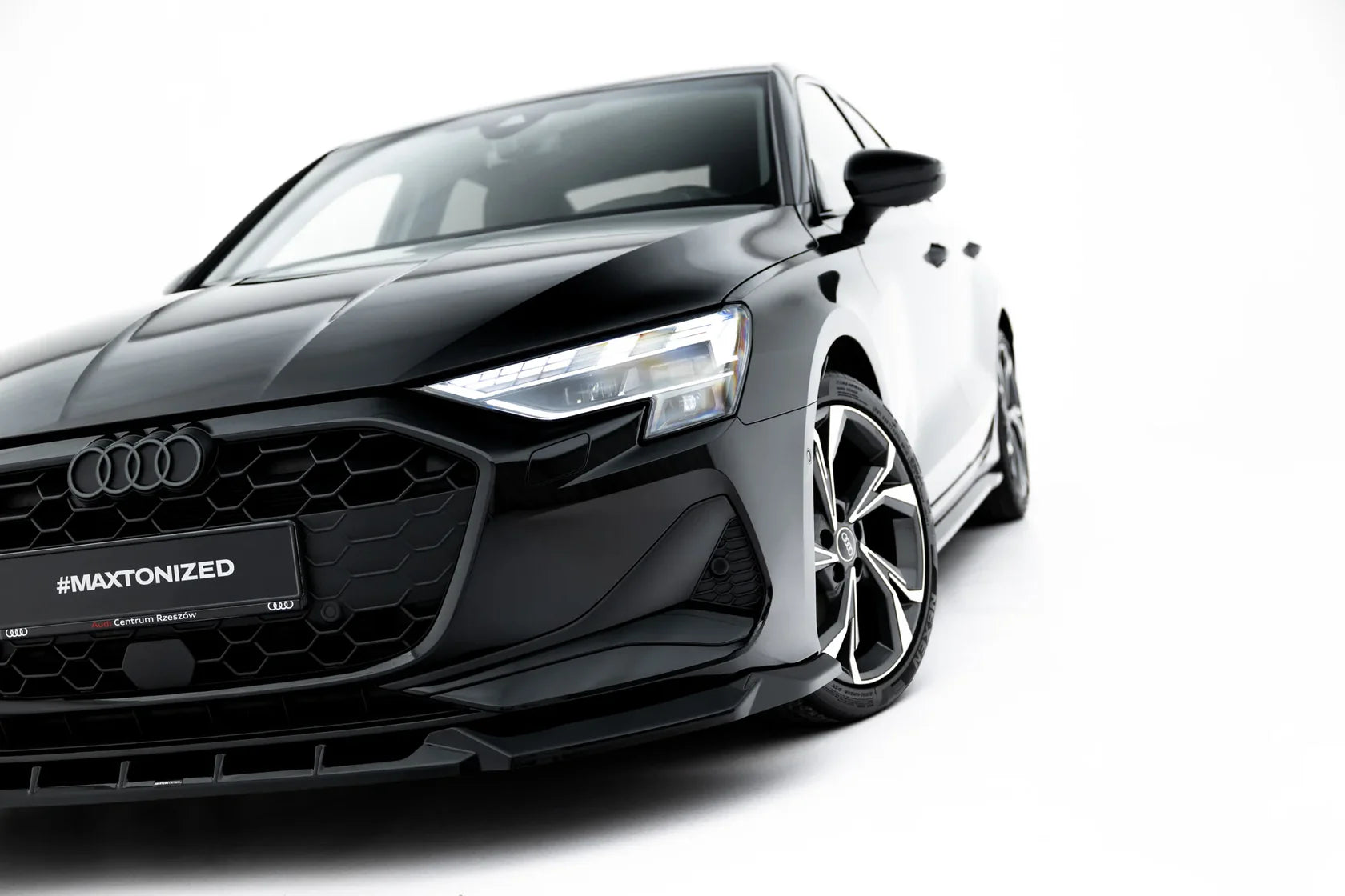 Maxton Design Frontlippe / Frontsplitter V.1 für Audi A3 Limousine 8Y Facelift