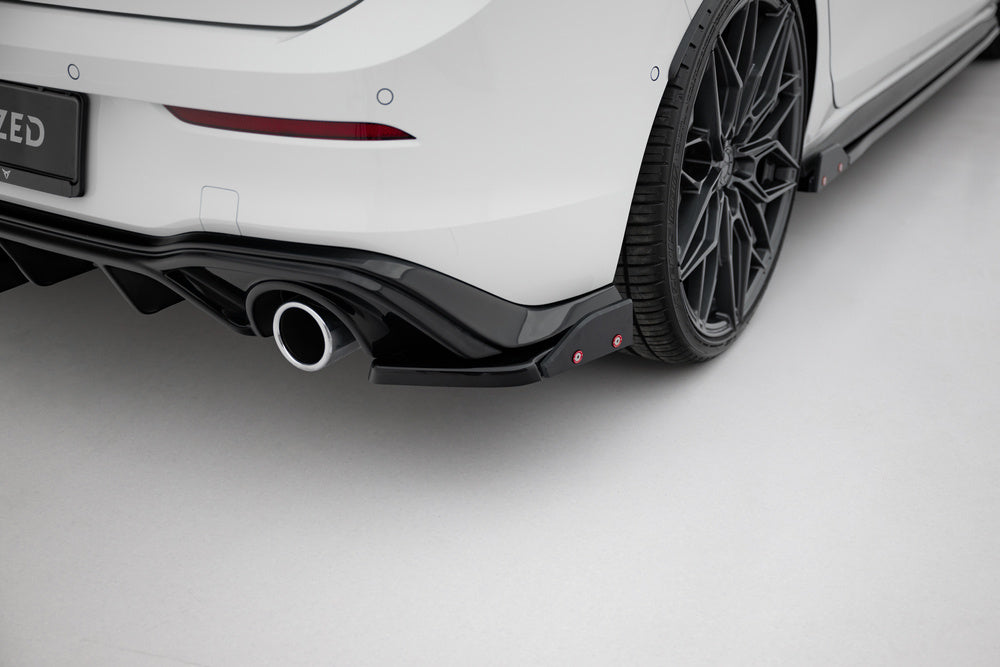 Seitliche Heckdiffusor Erweiterung V.4 + Flaps für VW Golf 8 GTI von Maxton Design