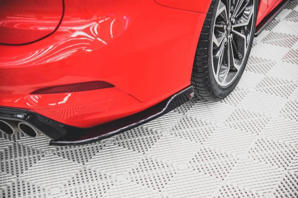 Seitliche Heck Diffusor Erweiterung V.4 für Ford Focus Kombi ST-Line MK4 von Maxton Design - UPGRADEMYCAR