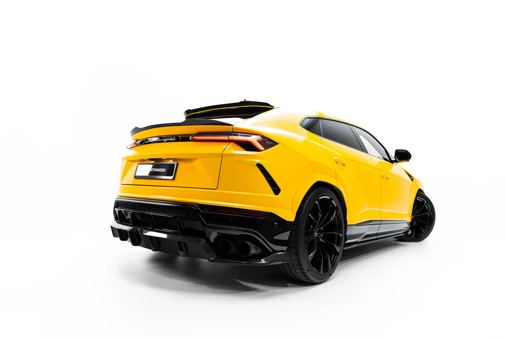 Maxton Design Carbon Spoiler Cap unter Heckscheibe für Lamborghini Urus Mk1