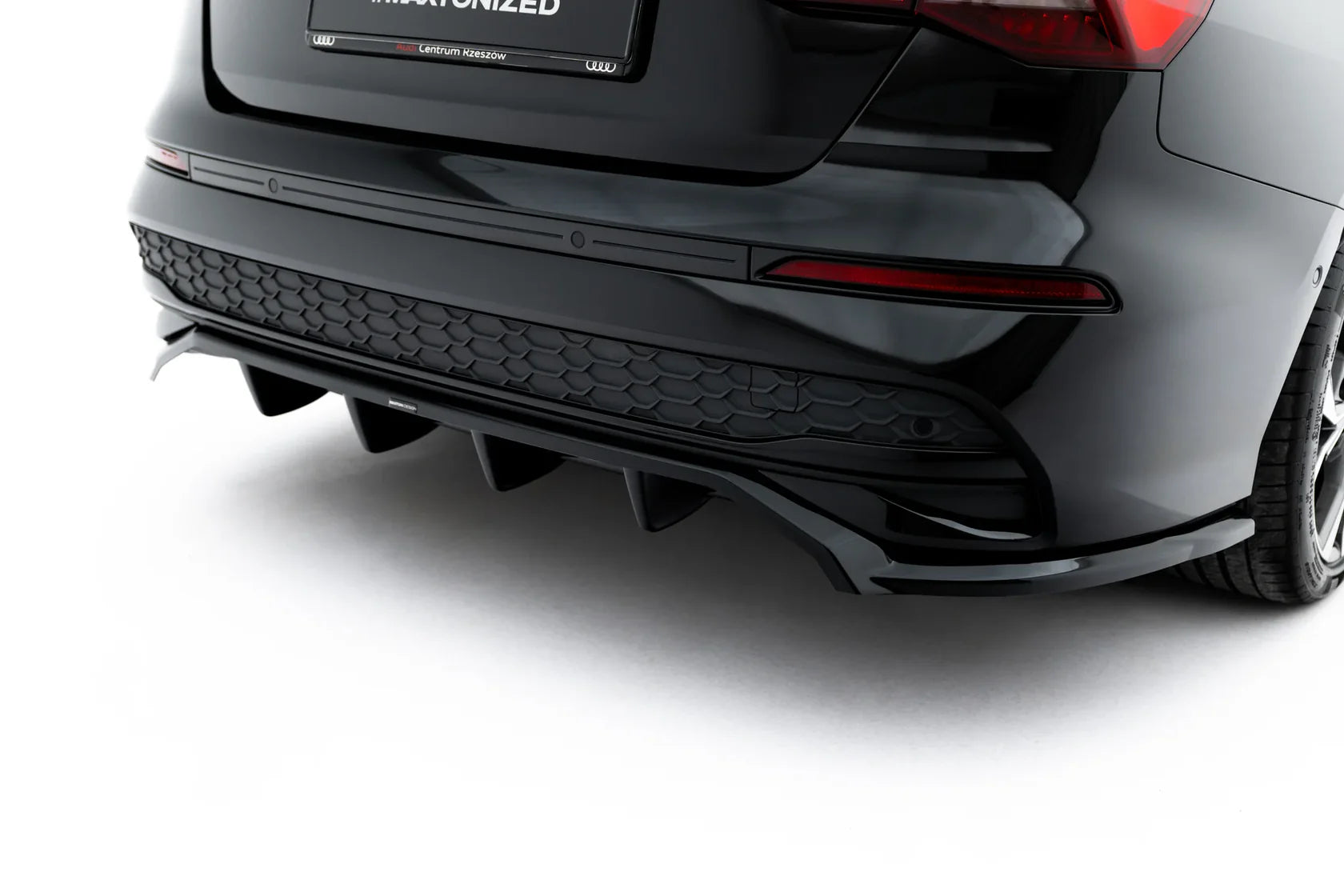 Maxton Design Zentraler Hinterer Splitter für Audi A3 Limousine 8Y Facelift