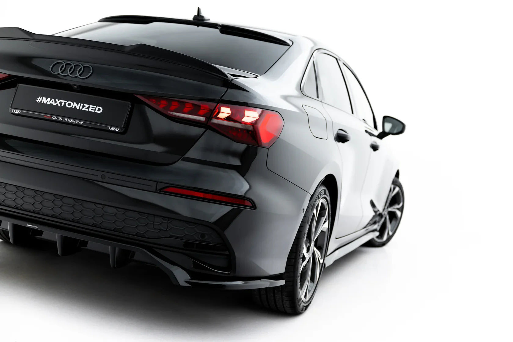 Maxton Design Zentraler Hinterer Splitter für Audi A3 Limousine 8Y Facelift
