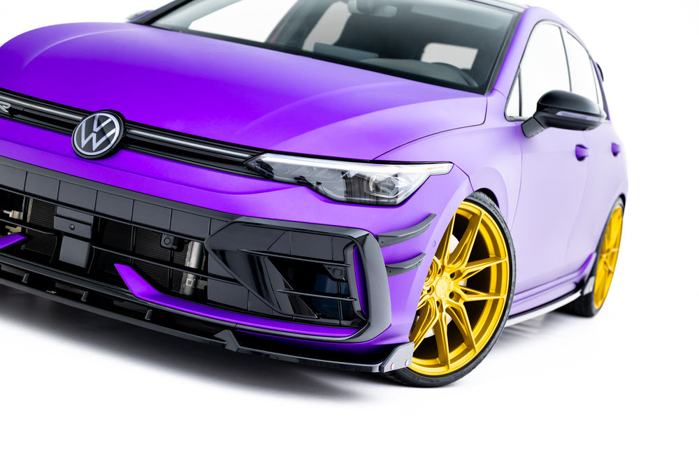 Frontlippe / Frontsplitter / Frontansatz V.3 mit Flap für VW Golf R Mk8 Facelift von Maxton Design
