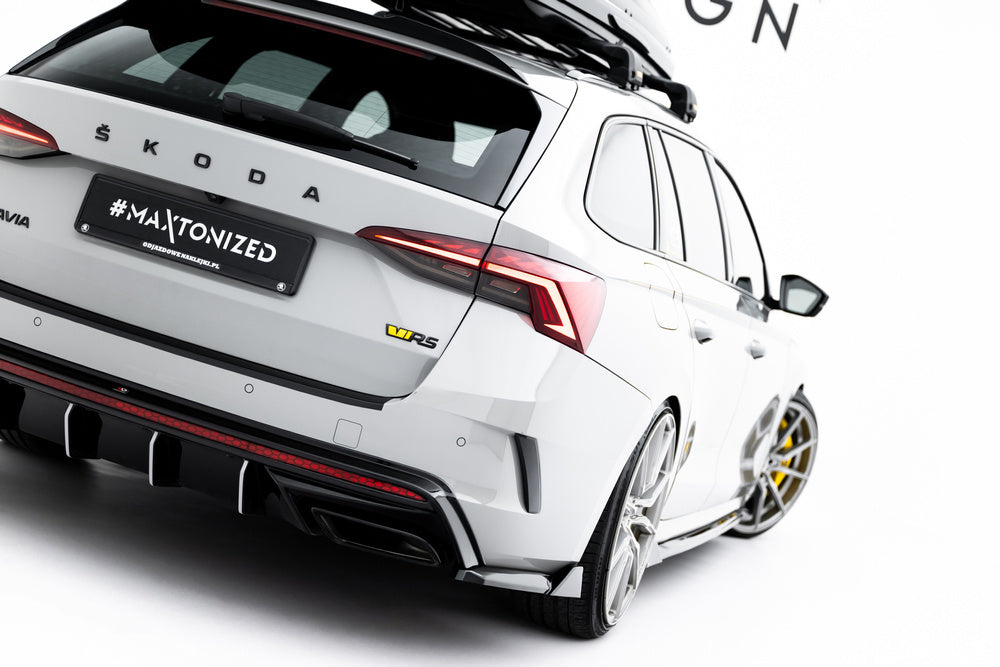 Seitliche Heckdiffusor Erweiterung V.8 für Skoda Octavia RS MK4 von Maxton Design
