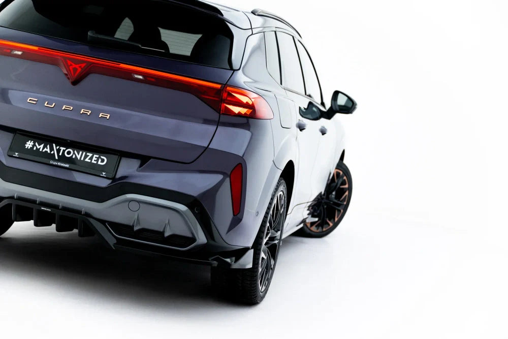 Zentraler Hinterer Splitter V.3 für Cupra Terramar Mk1 mit Anhängerkupplung von Maxton Design