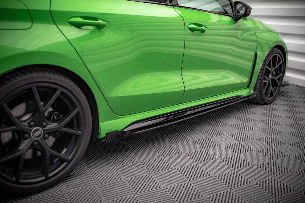 Seitenschweller Erweiterung Street Pro mit Flaps für Audi RS3 8Y Limousine von Maxton Design